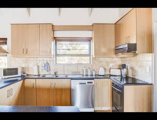 3 BEDROOM PROPERTY TO RENT IN SHELLEY POINT